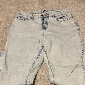 Judy Blue Women's Light Wash Slim fit Jeans 18w